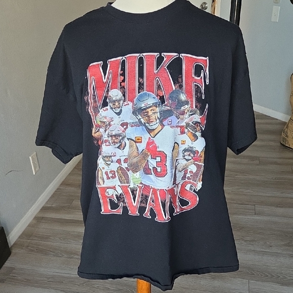 Mike Evans 13 BUCCANEERS XL Black T-Shirt - Picture 1 of 5